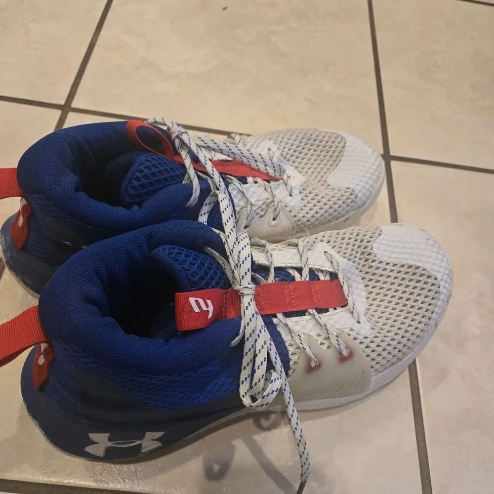 Under Armour White Mesh Sneakers with Blue Lining and Red Accents Mens